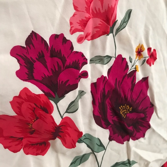 Floral white old navy dress. - Picture 3 of 3